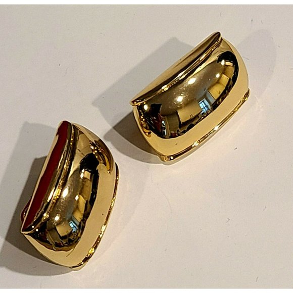 Vintage JJG Jonette Jewelry.Gold Tone Rounded Rectangle Pillow Earrings. Clip on - Picture 2 of 11